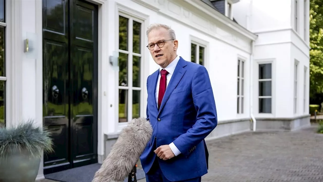 Minister Bruins Launcht Nieuwe Boeken Campagne: 'Wie Leest Heeft Een Goed Verhaal'