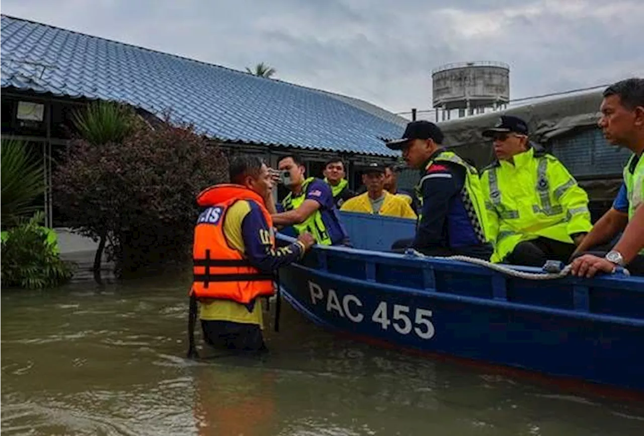 Over 30 GOF posts, police stations badly affected by floods, says Kelantan cops