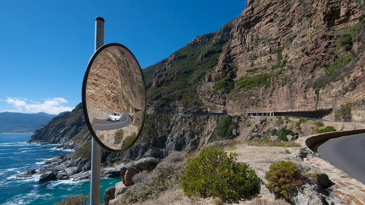 Table Mountain National Park Mobilizes Ground and Air Teams to Tackle Fire Near Chapman’s Peak