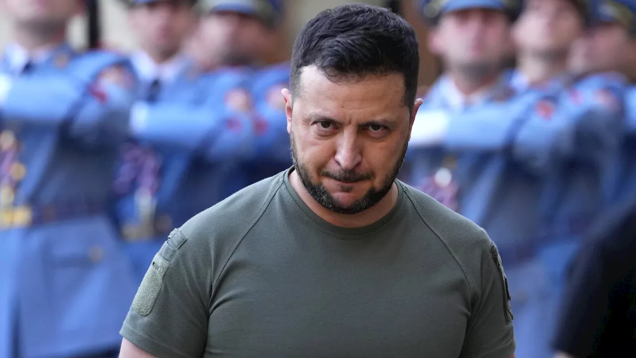 Zelensky: "Tregua possibile con l'Ucraina sotto l'ombrello della Nato"