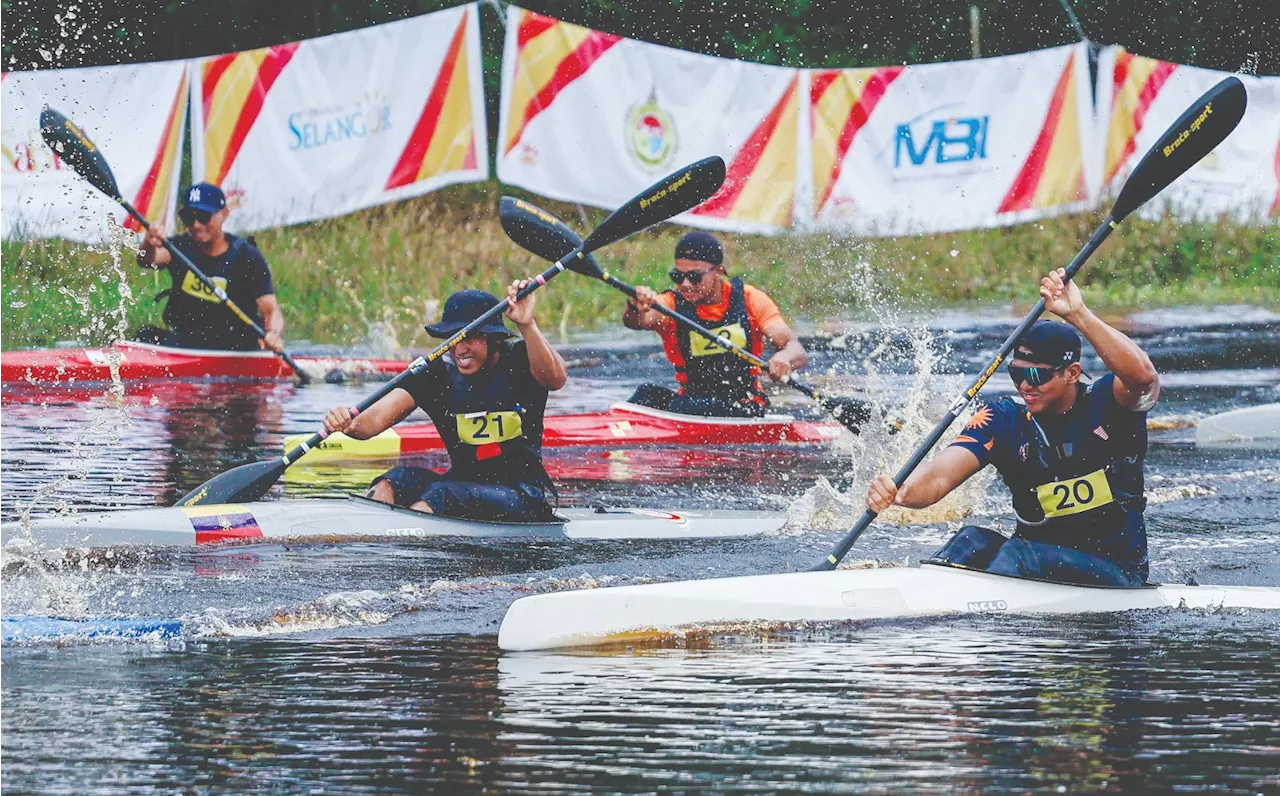 Sukan air Karnival Ban Canal pupuk kebersamaan masyarakat