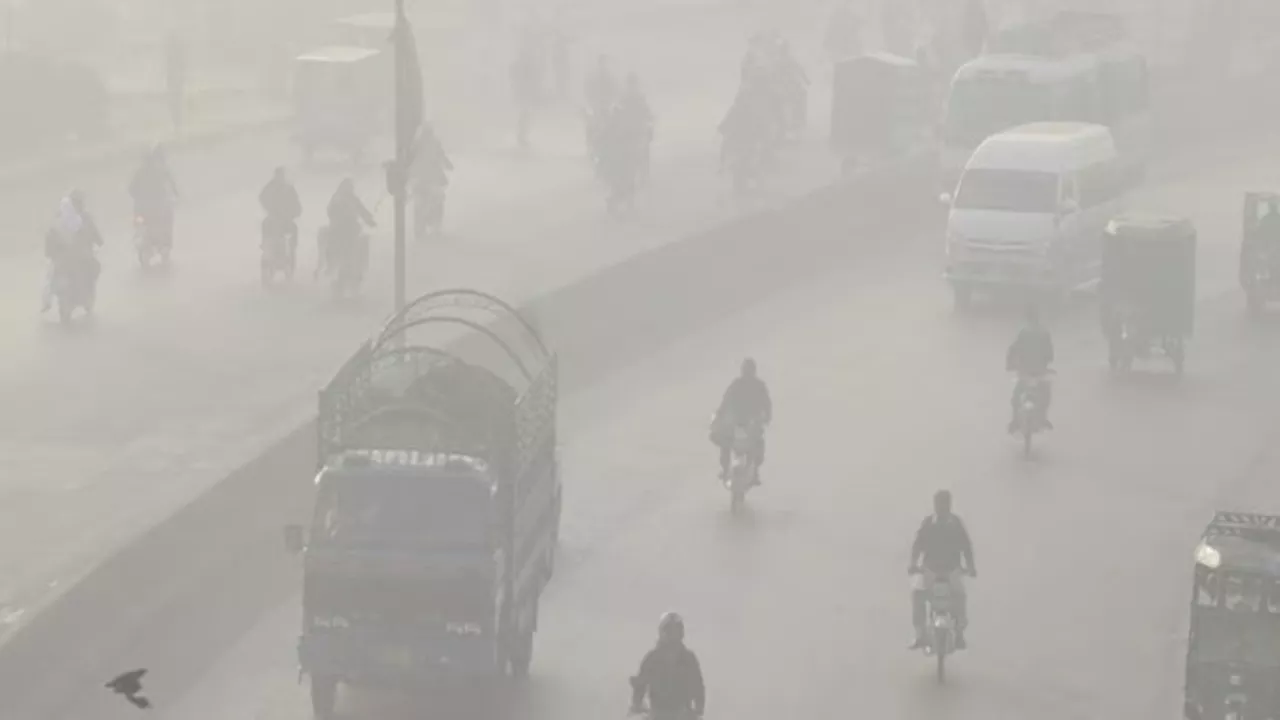 लाहौर में AQI पहुंचा 1000, अधिकारियों ने दिया स्कूल बंद करने का आदेश