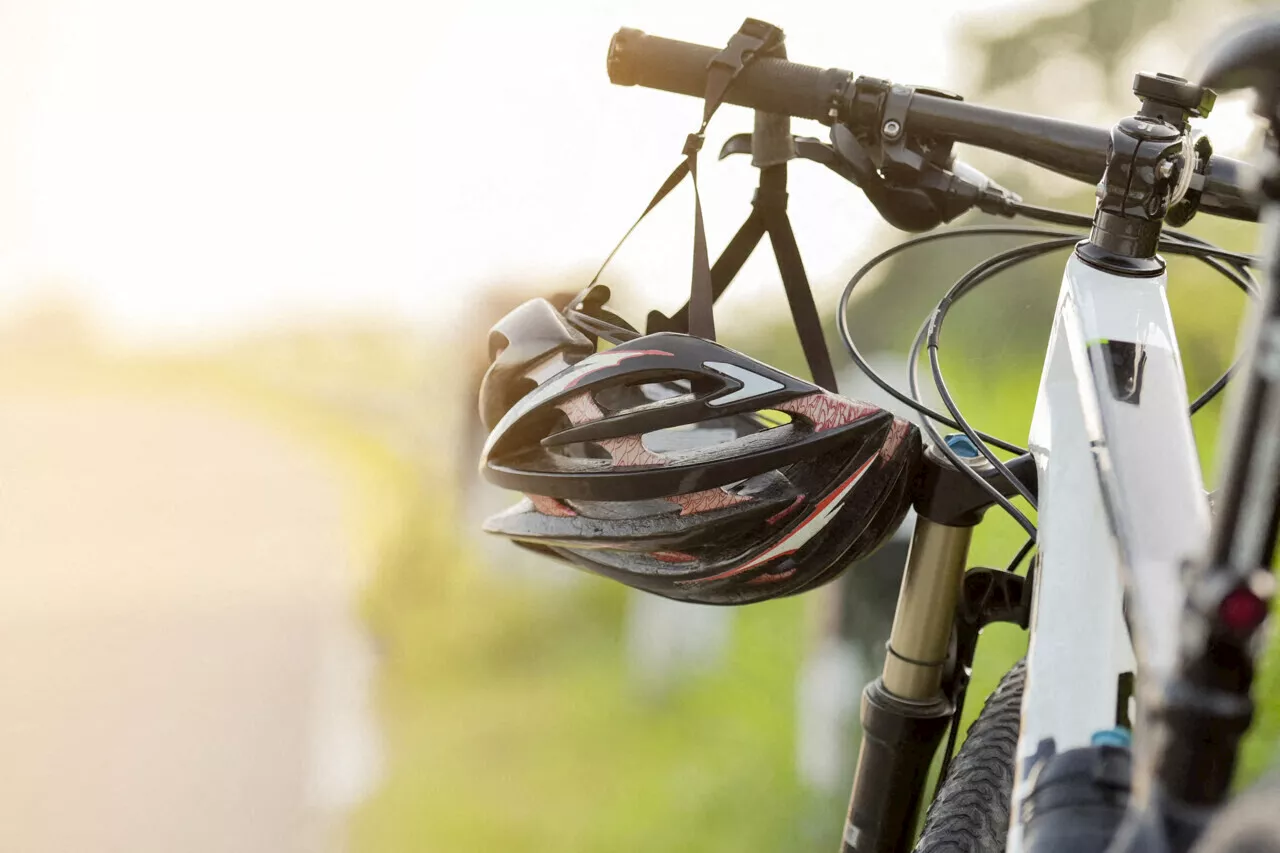 Sécurité routière : de nombreux kits lumineux distribués à Angoulême pour la sécurité des cyclistes