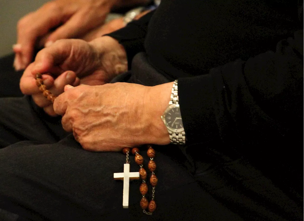 Prende a pugni in faccia una suora in chiesa, 27enne arrestato a Roma