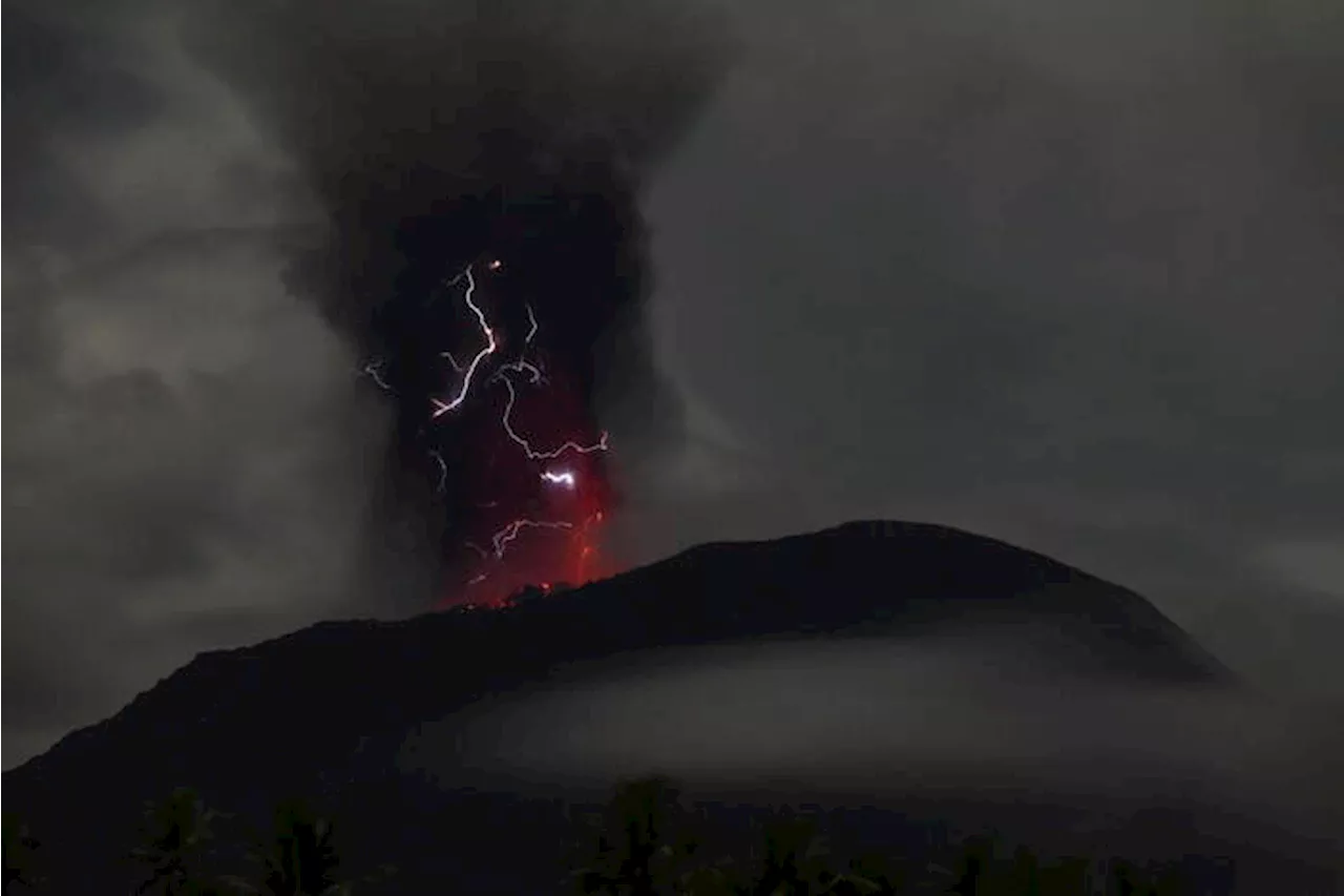 Eruzione vulcanica in Indonesia, 10 morti