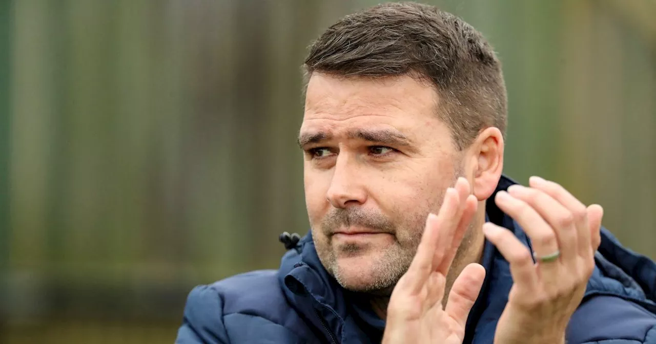 David Healy lets his feelings be known as frustration boils over among some fans