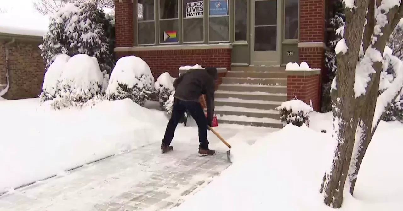 Evanston, Illinois announces volunteer snow shoveling for seniors, people with disabilities