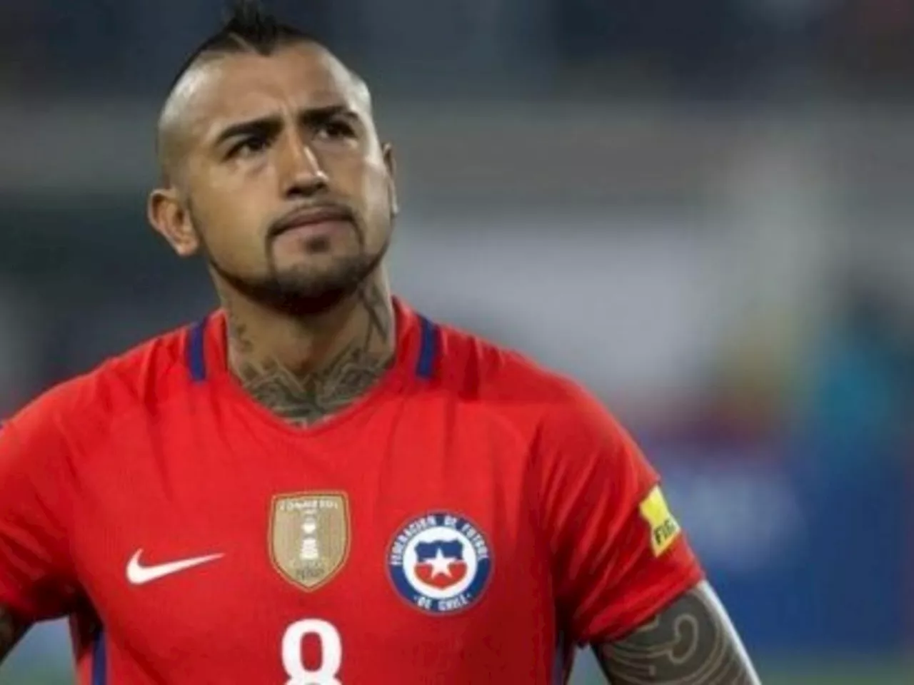 Escándalo con Arturo Vidal y jugadores de Colo-Colo en Chile: los llevaron a la comisaría acusados por un delito de 'agresión sexual' en un bar