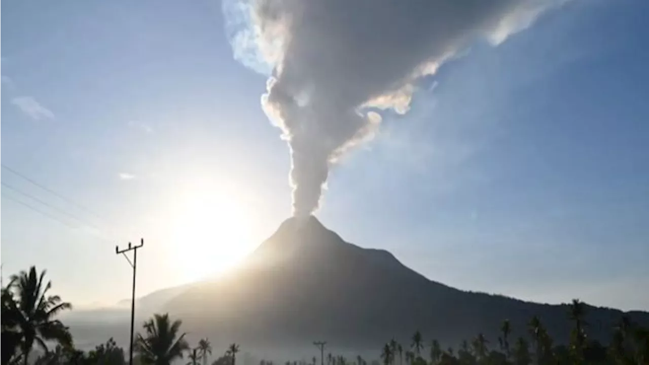 Gunung Lewotobi Laki-Laki Meletus! Dilarang Dekati Radius 7 Km