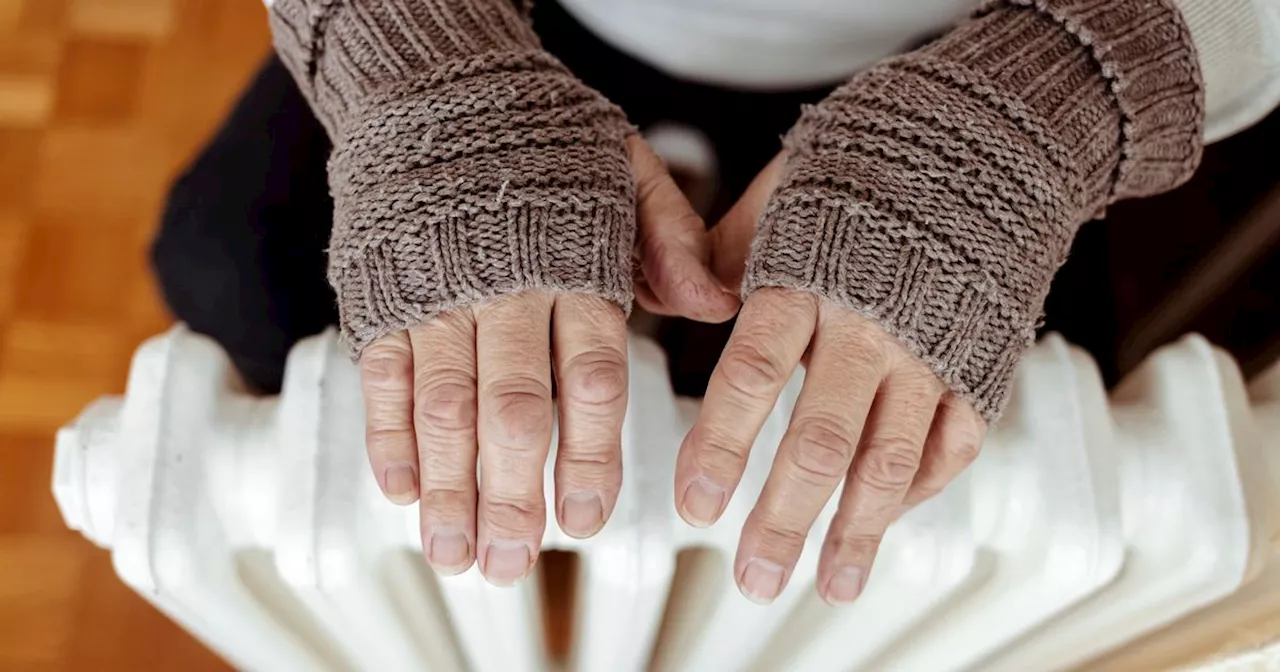 £200 heating bill help for people aged between 66 and 79 due before Christmas