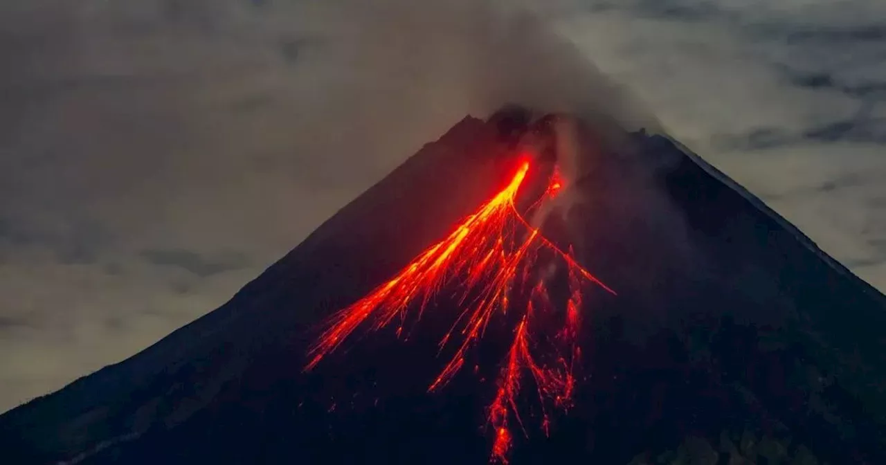 Indonesia volcano eruption burns down homes with at least 10 people dead