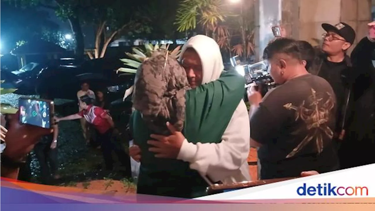 Isyarat Dina Mariana ke Sahabat: Minta Tak Jenguk ke RS, di Rumah Saja