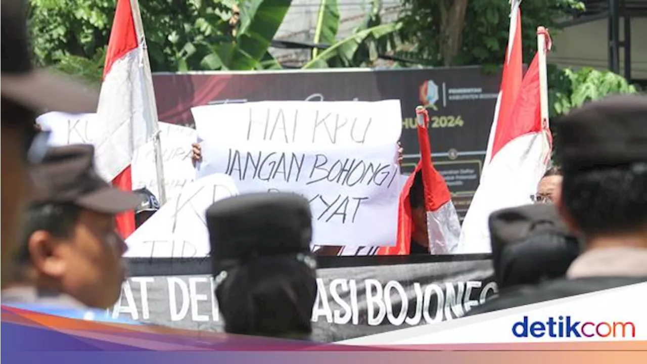 Kantor KPU Bojonegoro Didemo Buntut Kisruh Debat Pilbup