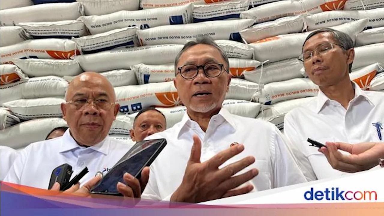 Zulhas Cek Beras di Gudang Bulog, Sebut Cadangan Harus 2 Juta Ton