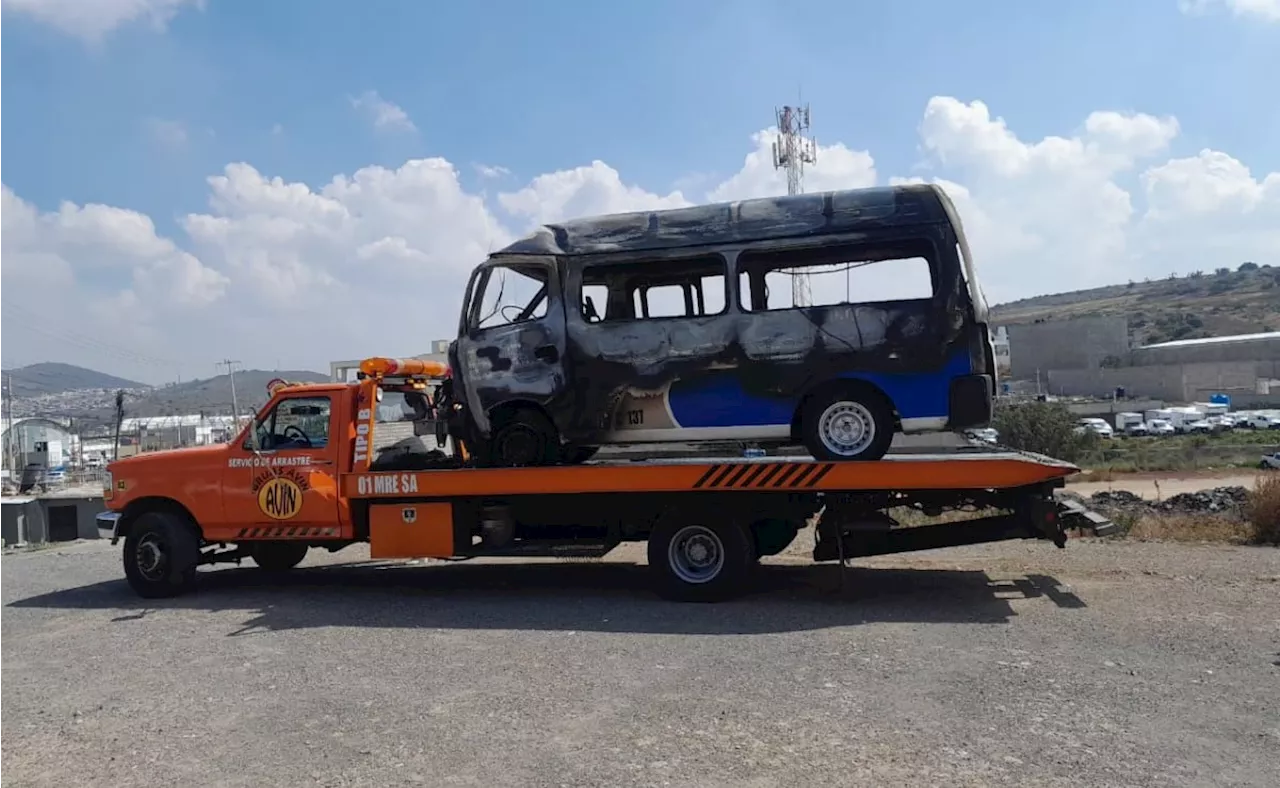 VIDEO: Se incendia una combi de transporte colectivo en Hidalgo; reportan dos usuarios lesionados