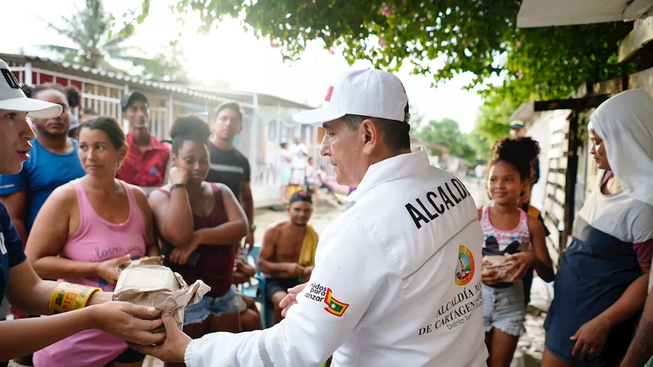 Damnificados de las lluvias en Cartagena recibieron mercados y comida preparada