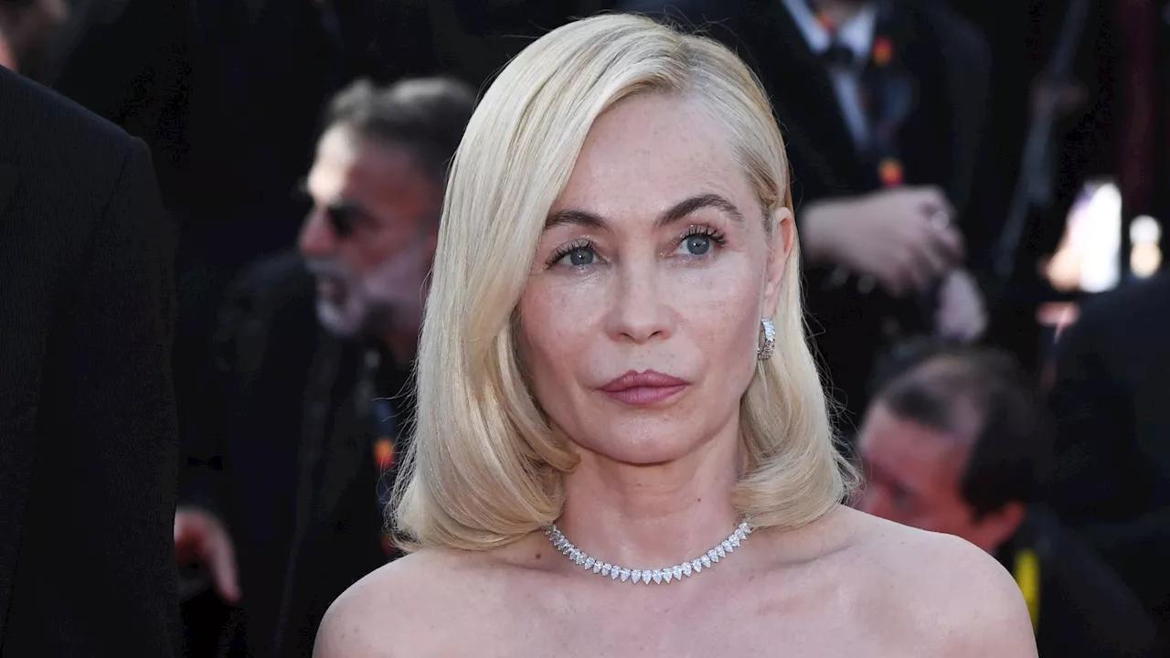 Emmanuelle Béart : maman fière, elle dévoile une rare photo de ses enfants qui ont bien grandi !