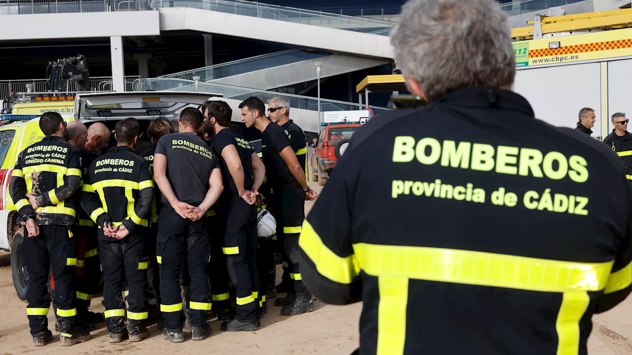 Los bomberos no encuentran cuerpos en la primera planta del MN4 de Alfafar