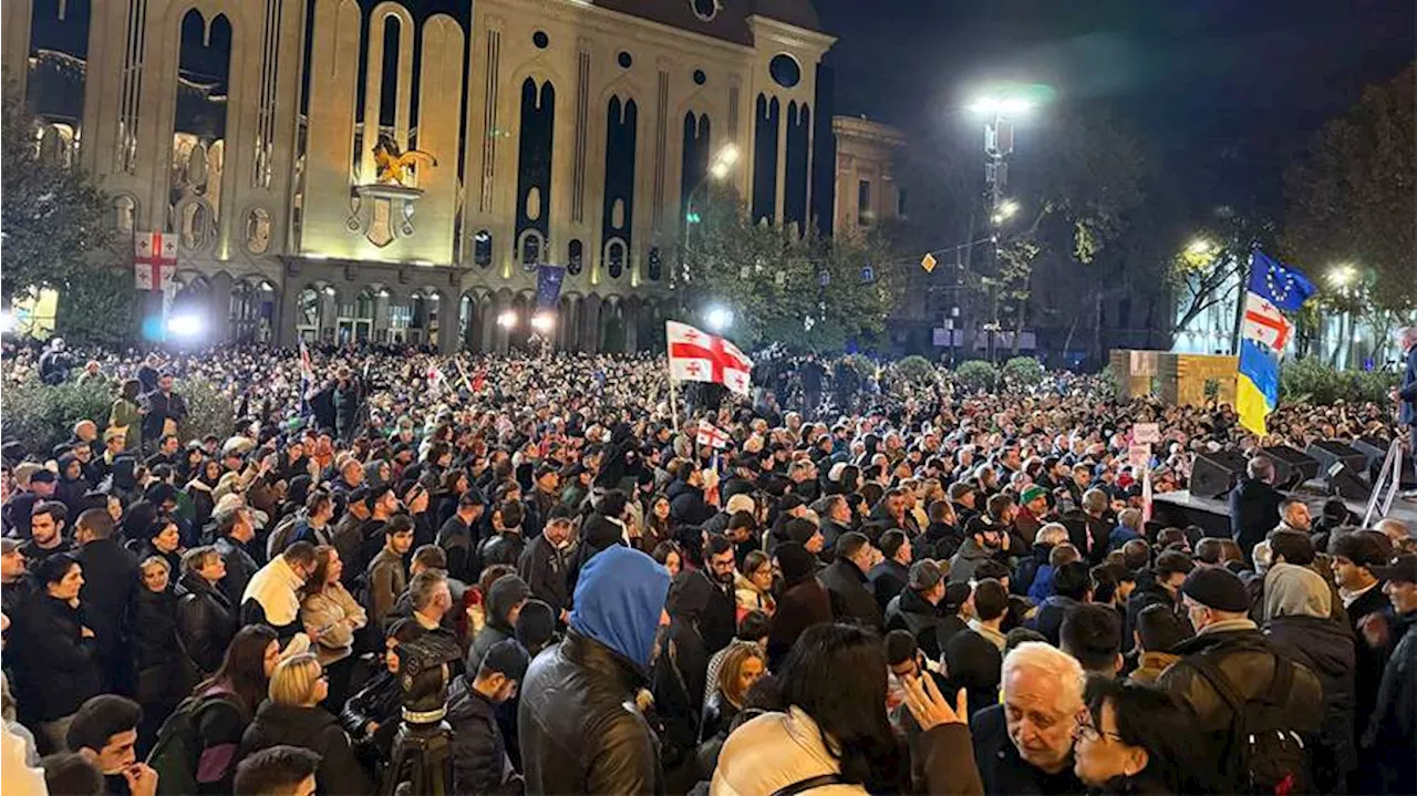 Оппозиция в центре Тбилиси вышла на митинг против итогов парламентских выборов