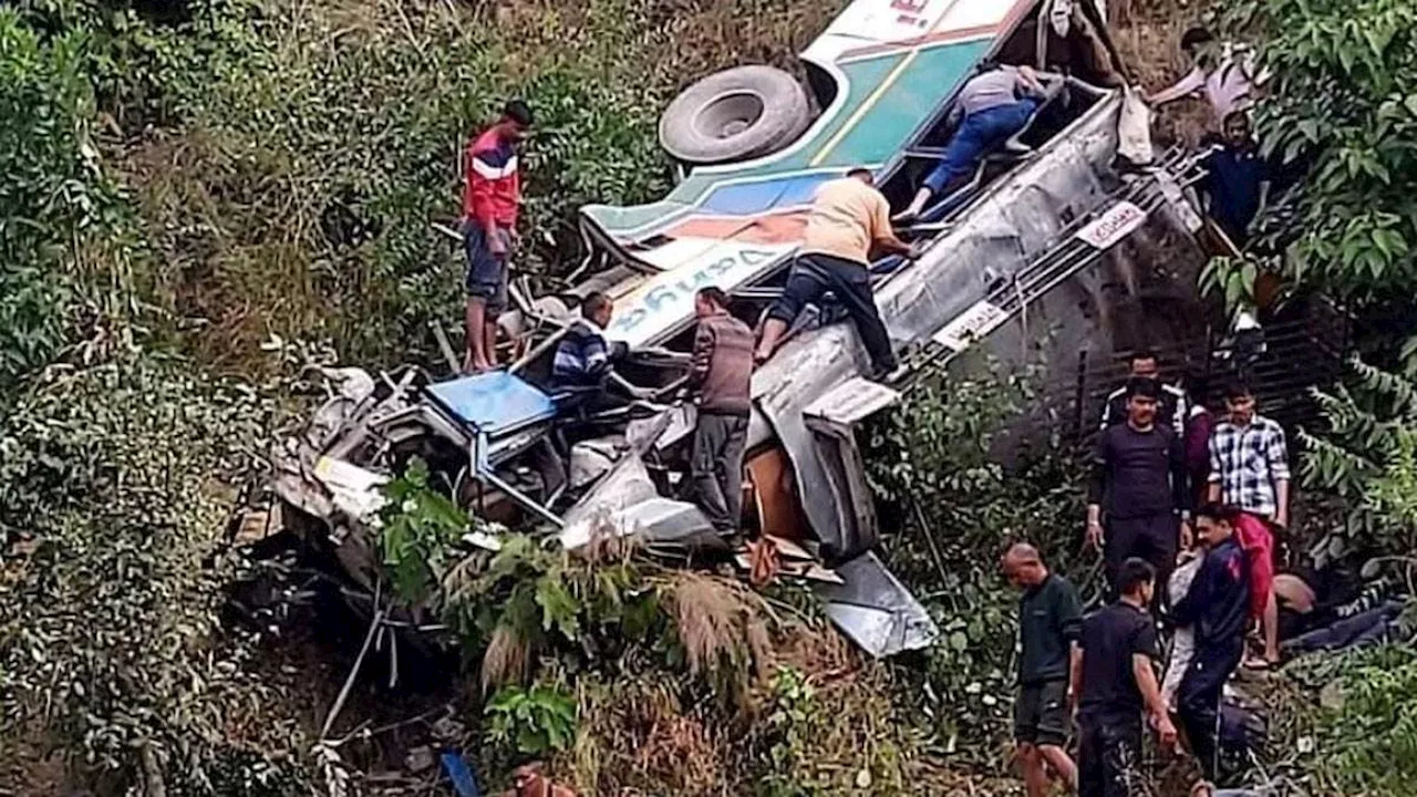 Almora Bus Accident: दीवाली की छुट्टी मना लौट रहे थे वापस, लेकिन रास्‍ते में ही आ गई मौत; सामने आई हादसे की वजह