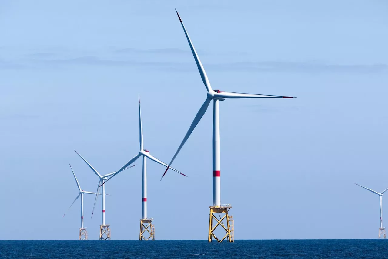 Énergie et climat : plus d’éolien en mer, de photovoltaïque… La nouvelle feuille de route du gouvernement