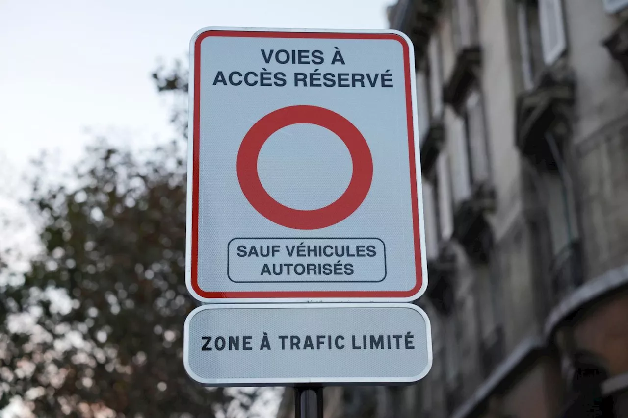 Pas encore de contrôles mais de la «pédagogie»: la zone à trafic limitée instaurée à Paris