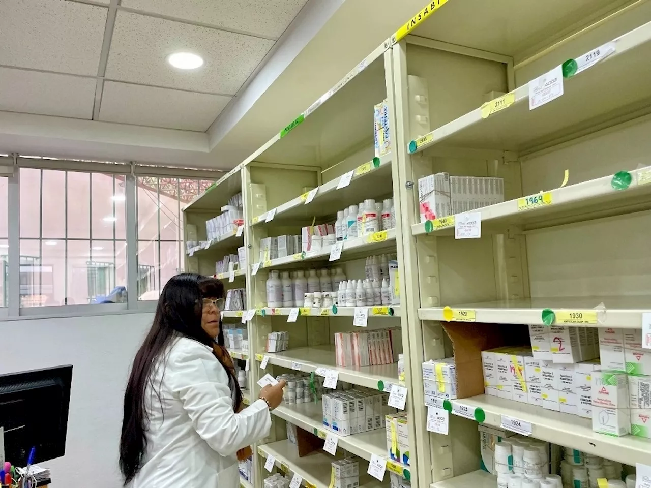 Acuerdan gobierno y farmacéuticas compras de medicamentos sin corrupción