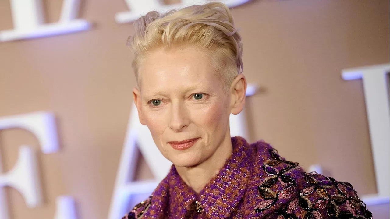 Buon compleanno Tilda Swinton, lo stile genderless di un’icona