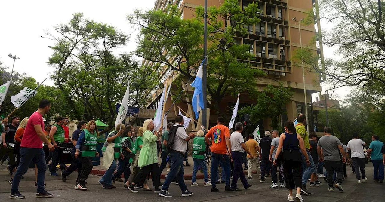 Pagan suba a Policía; el SEP se suma al reclamo del Suoem