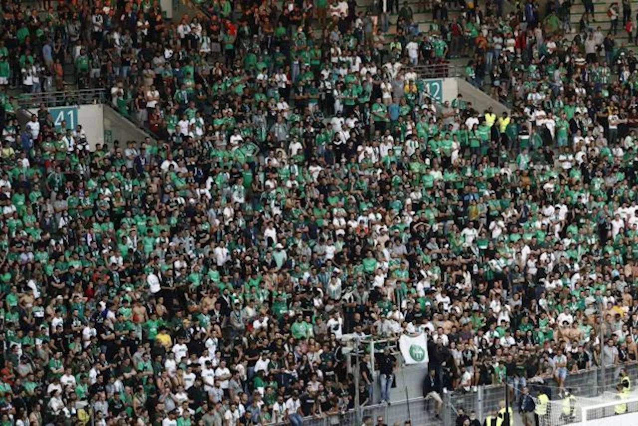 Homophobie dans les stades de Ligue 1 : une nouvelle plainte déposée contre DAZN et la LFP