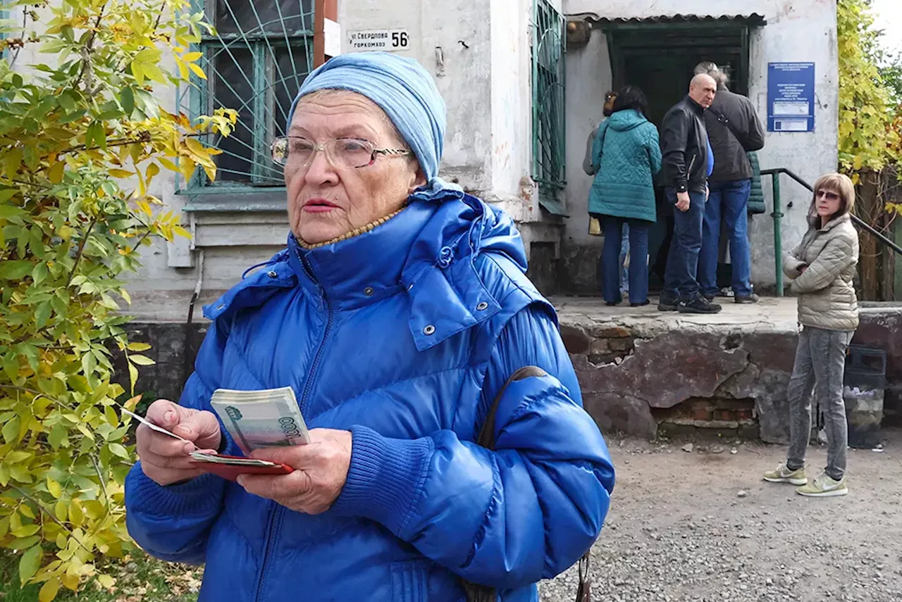 С 1 декабря повысят пенсии. Кому положена прибавка и сколько она составит