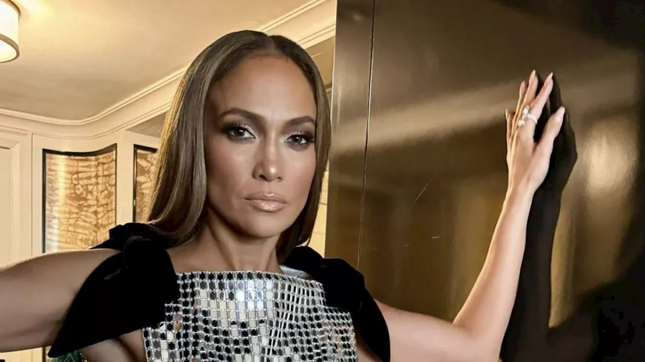 Ikut Kampanye Kamala Harris, Jennifer Lopez Emosional Kecam Donald Trump yang Hina Keturunan Puerto Rico