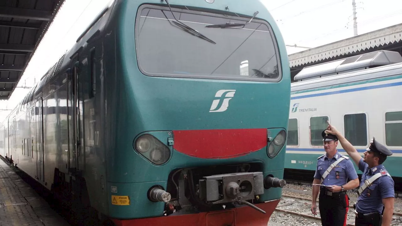 Genova, capotreno accoltellato durante il controllo dei biglietti