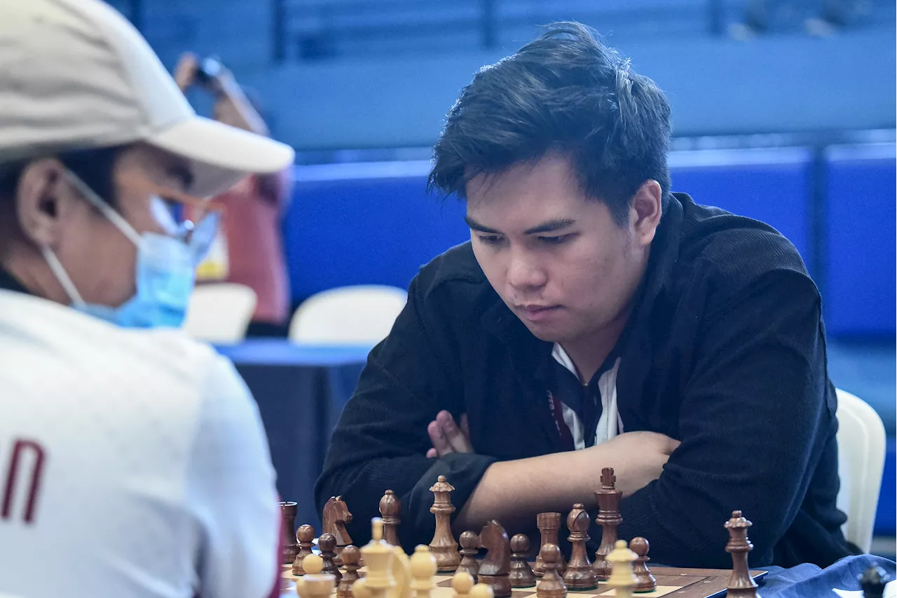 UST chessers pull away from pack