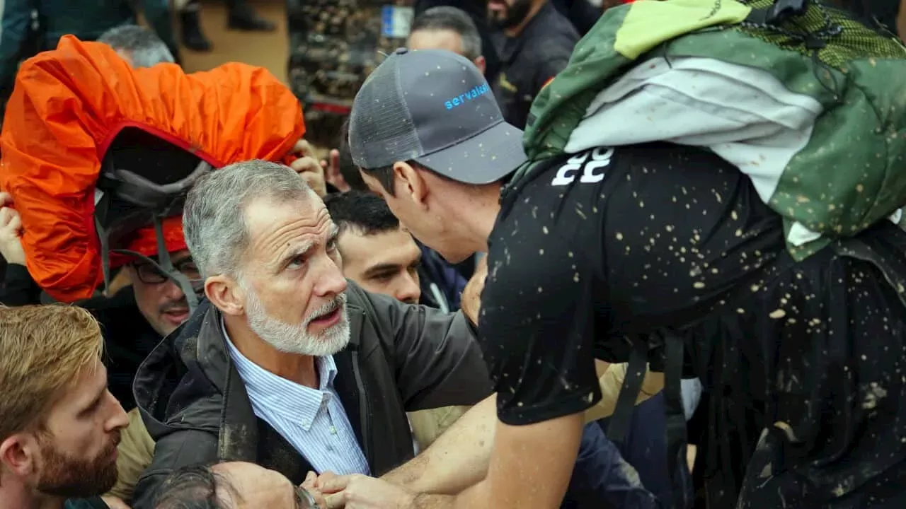 Angry Crowds Hurl Mud, Insults At Spanish King On Visit To Flood ...