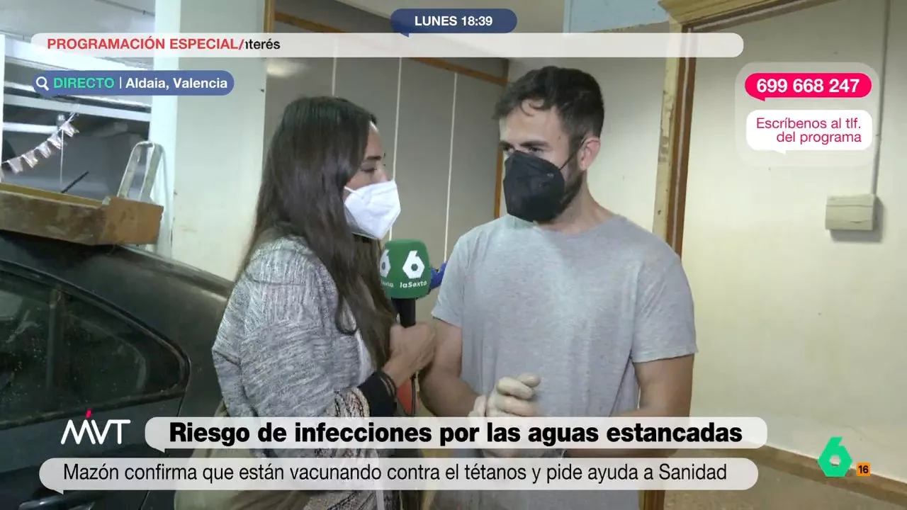 Alfonso, vecino de Aldaia: 'No damos abasto; aquí estamos todo el día sacando mierda, fango y recuerdos p