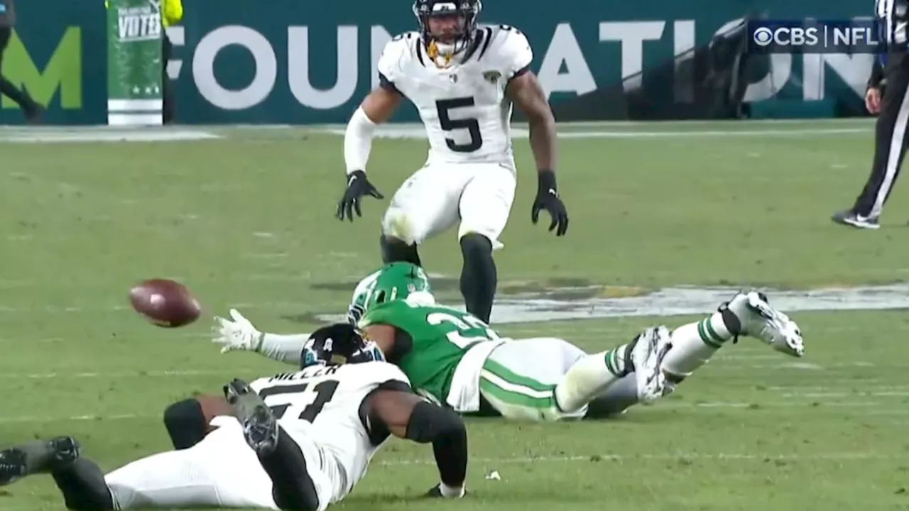 NFL Fans Couldn't Believe Eagles-Jaguars Refs Didn't Overturn Saquon Barkley Fumble