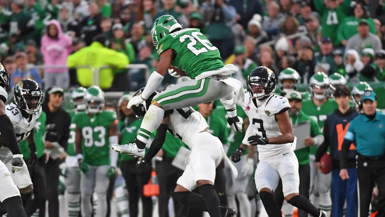 Saquon Barkley's Backward Hurdle In Eagles Win Over Jaguars Is Talk Of NFL