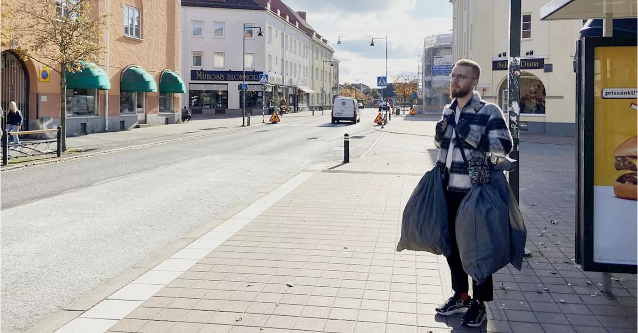 Daniel i Jönköping tar bussen för att sopsortera: ”Känns pinsamt”