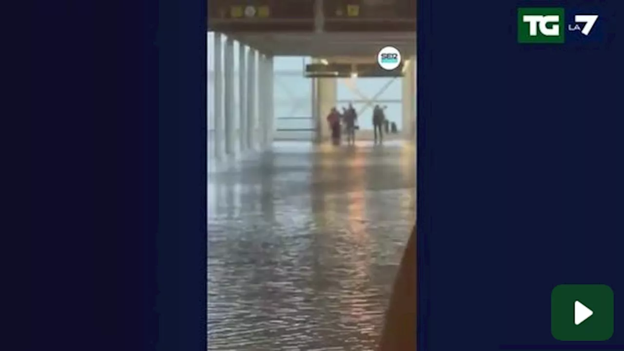 Nuova allerta rossa per il meteo in Spagna: allagato l'aeroporto di Barcellona