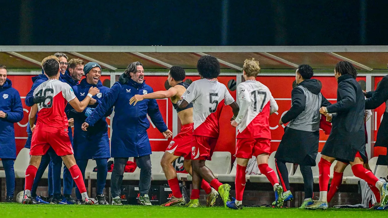 Jong FC Utrecht draagt rode lantaarn over aan Vitesse na duel met zeven doelpunten