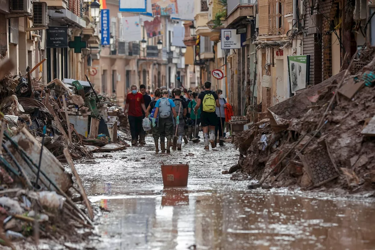 Congresistas piden a Petro “recursos especiales” para colombianos afectados en Valencia