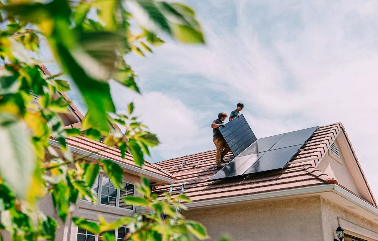 Panneaux ou tuiles solaires, comment choisir sa solution photovoltaïque ?