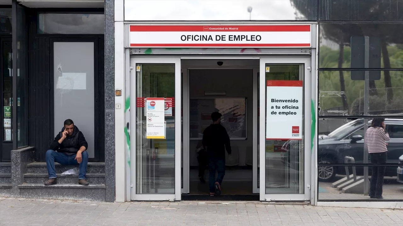 El paro sube en 26.769 personas en octubre lastrado por el sector servicios