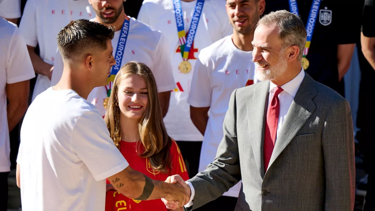 Morata defiende al rey Felipe VI: 'Da la cara cuando los demás huyen'