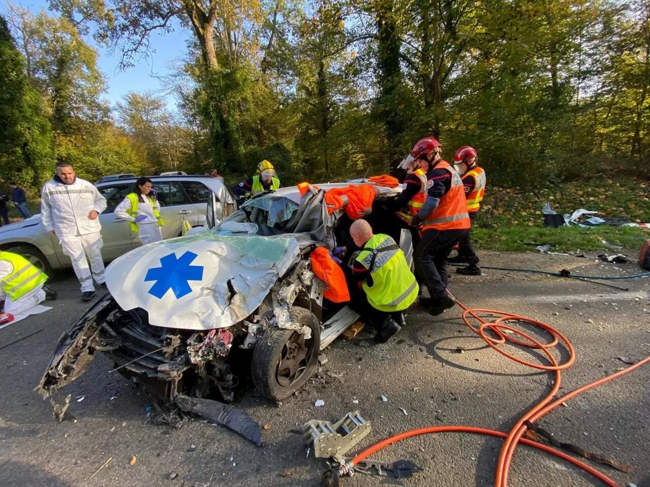 Accident en Seine-et-Marne : une ambulancière grièvement blessée lors d’un choc avec un tracteur