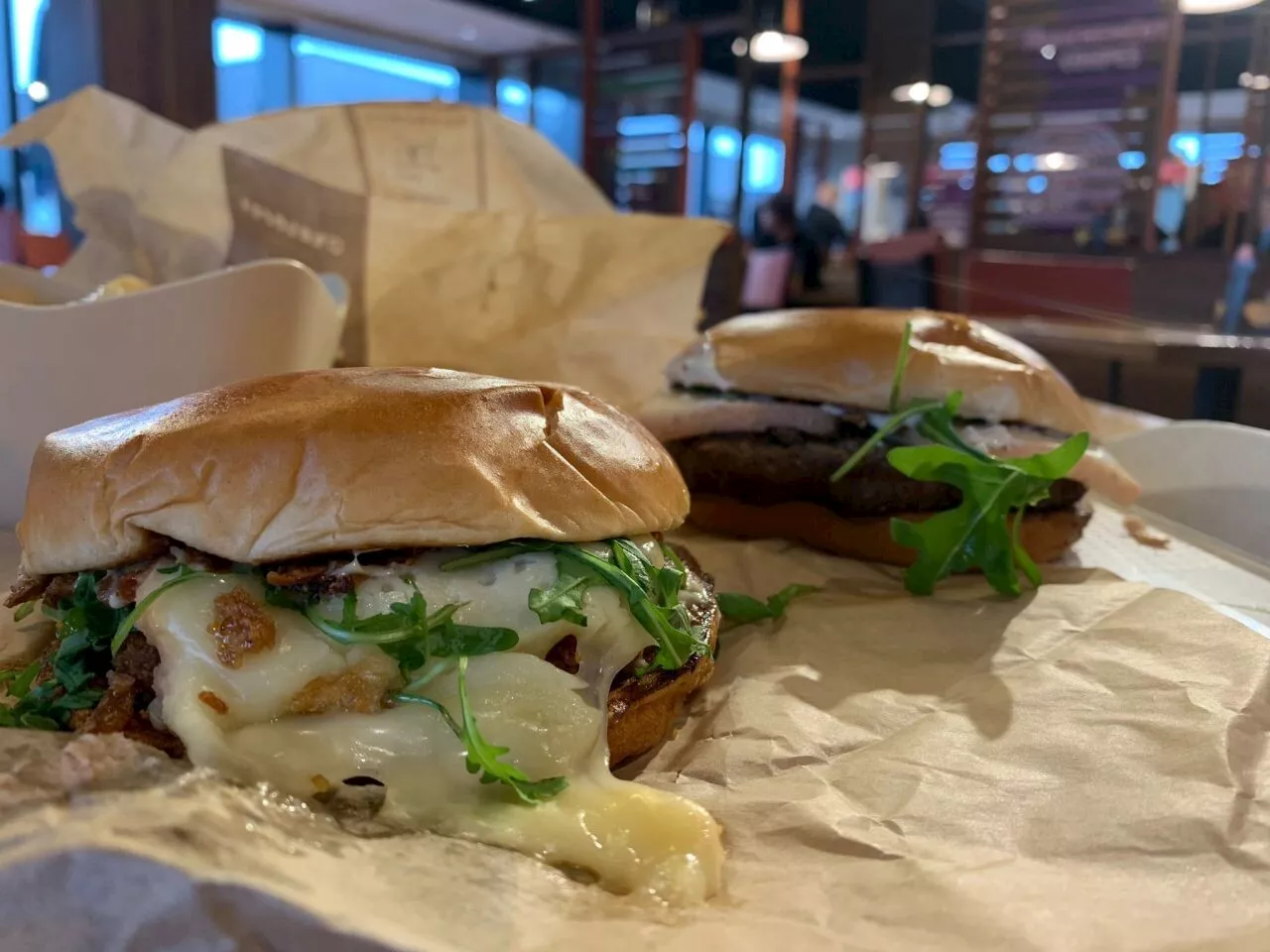 Burgers en l’honneur du LOSC : on a goûté les Master maroilles de Burger King !