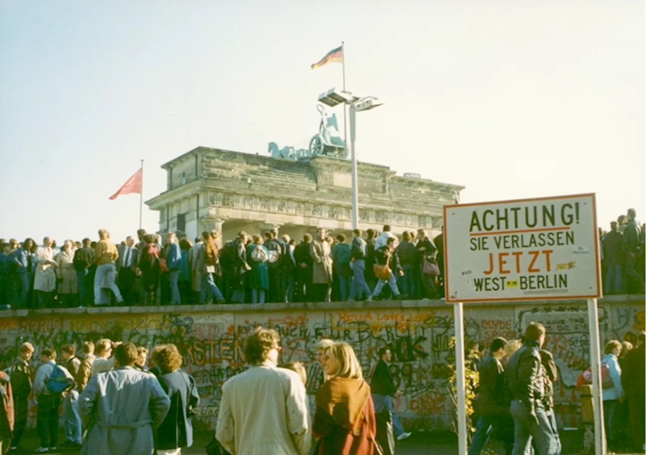 A Berlino per ricordare quel muro che non c'è più