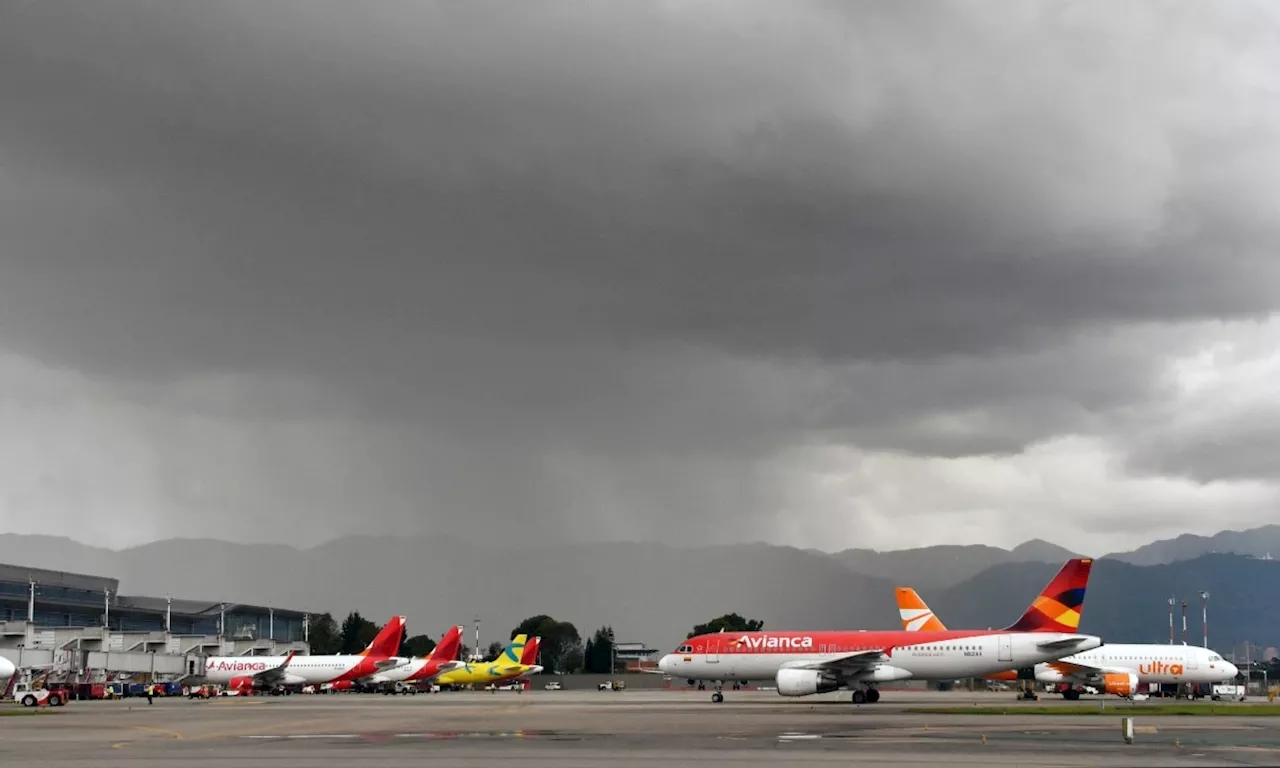 Alertan posibles demoras en vuelos del aeropuerto El Dorado por clima en Bogotá