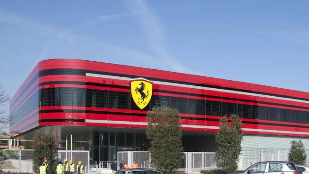 Ferrari, l’utile sale a 375 milioni ma alla Borsa non basta: -4% a Piazza Affari